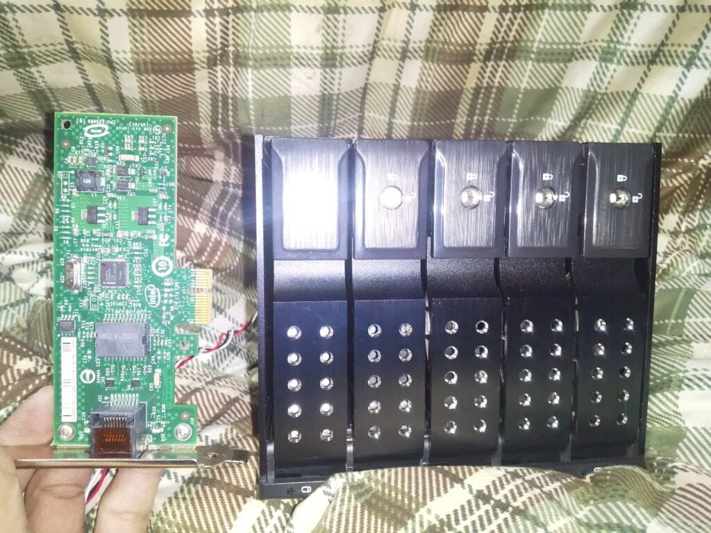 Core2Quad Q9650で自作NAS！ - SMG SmileyGames